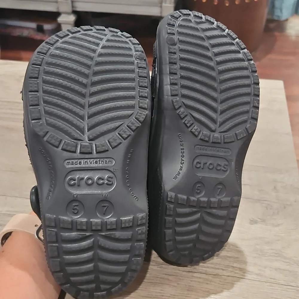 CROCS new never